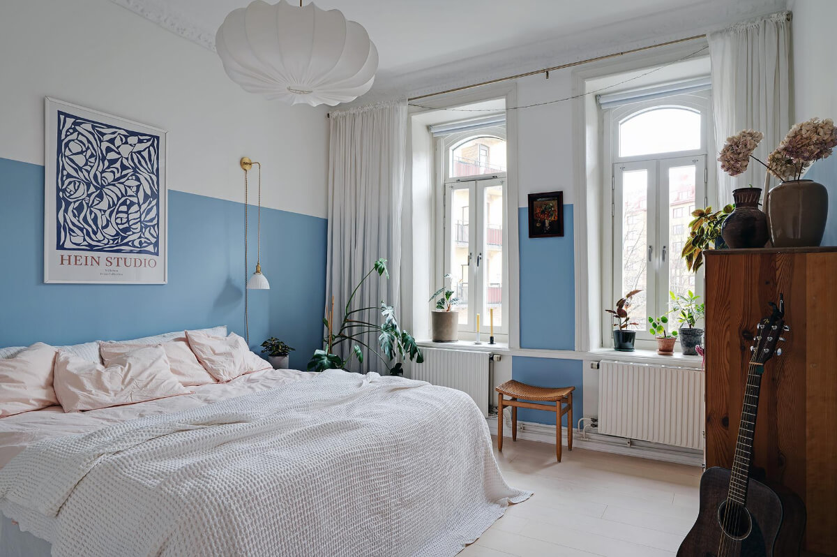 Pink and Blue Tones in a Late 19th-Century Apartment 13 bedroom half-painted blue walls nordroom