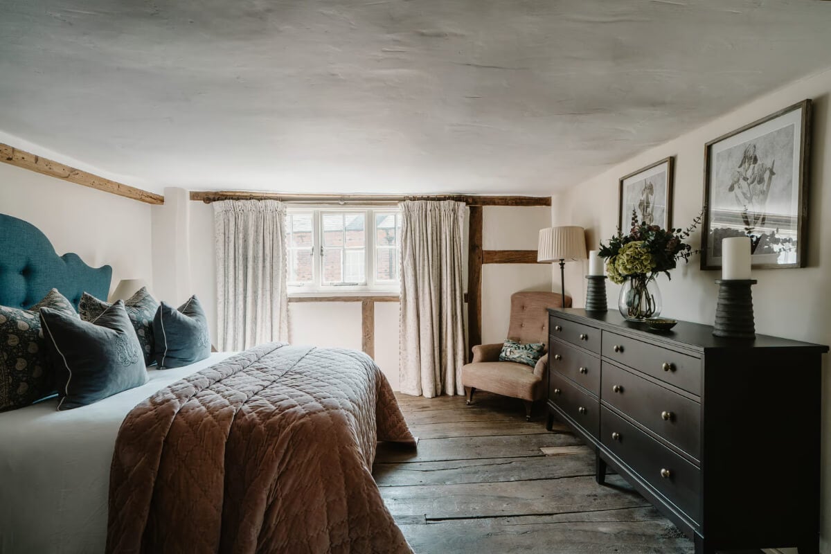 Serene Colors and Historic Elements in an Elizabethan Home in Wiltshire 13 bedroom rustic wooden floorboards timber beams