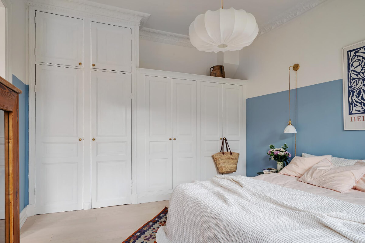 Pink and Blue Tones in a Late 19th-Century Apartment 16 bedroom wardrobes