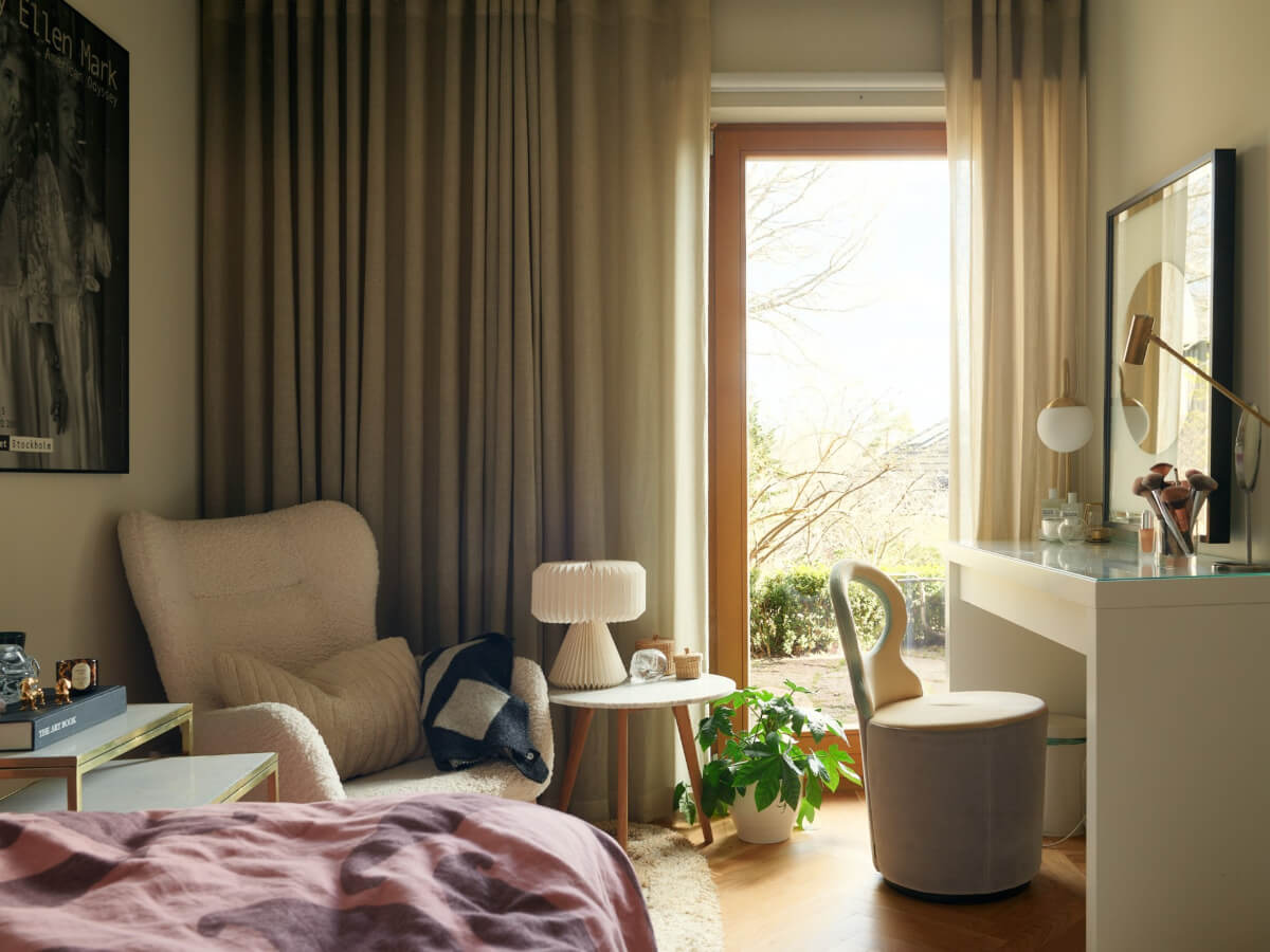 A Personal and Cozy 1960s Family Home in Sweden 32 bedroom with white desk