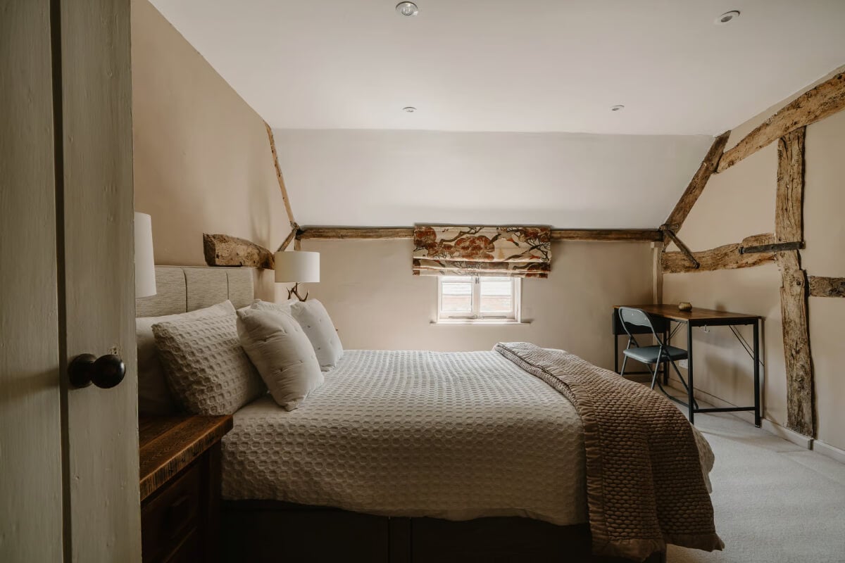 Serene Colors and Historic Elements in an Elizabethan Home in Wiltshire 22 bedroom wooden beams