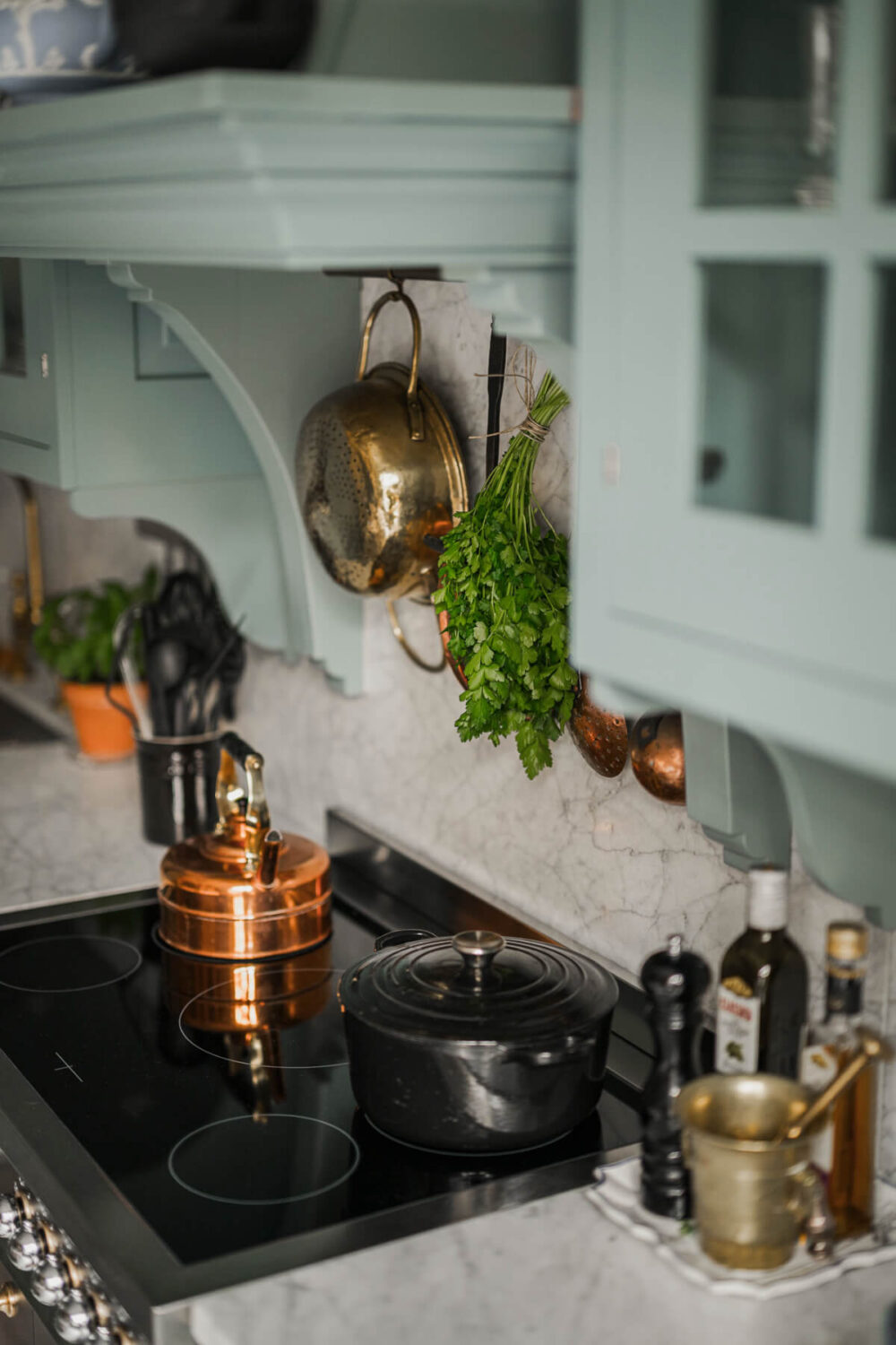 A Spectacular Kitchen and Antiques in a Late 19th-Century Apartment 5 carrera marble counterto