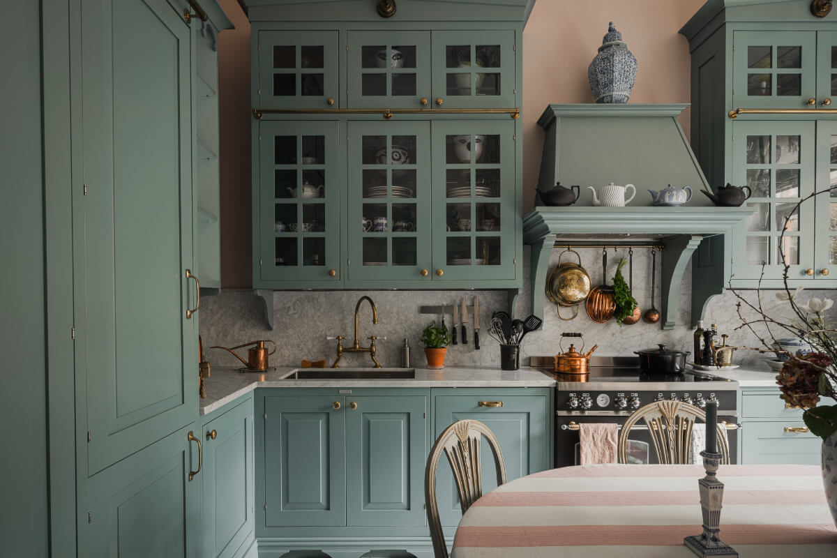 A Spectacular Kitchen and Antiques in a Late 19th-Century Apartment 3 classic blue-green kitchen marble countertop