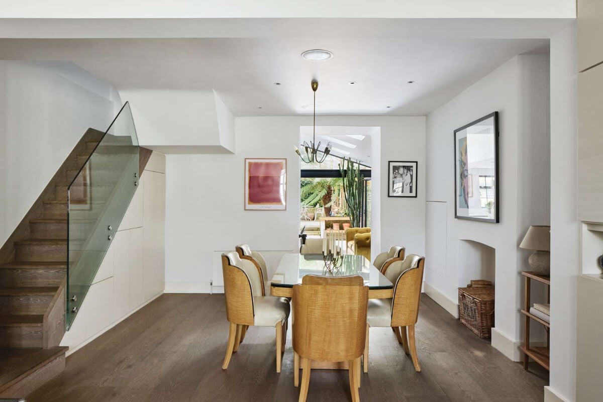 Light and Dark in a Spacious Victorian Townhouse in London 7 dining room