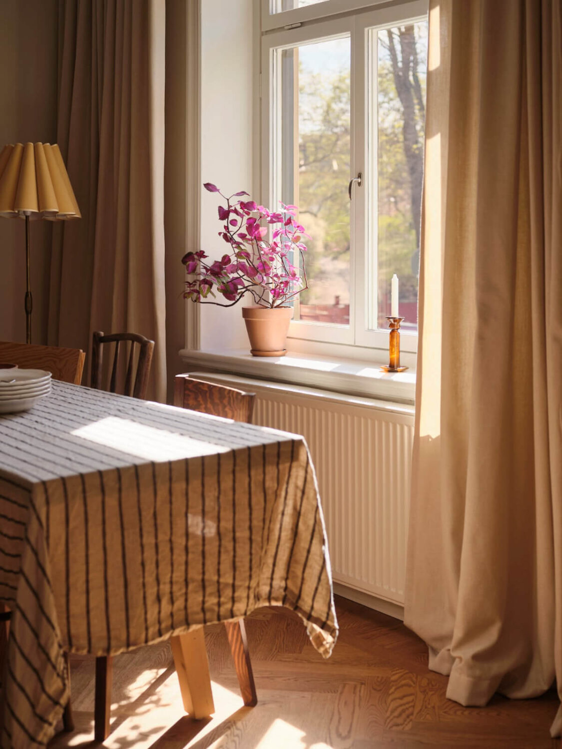 Warm, Natural Light in a Renovated Turn-of-the-Century Apartment 3 dining table detail