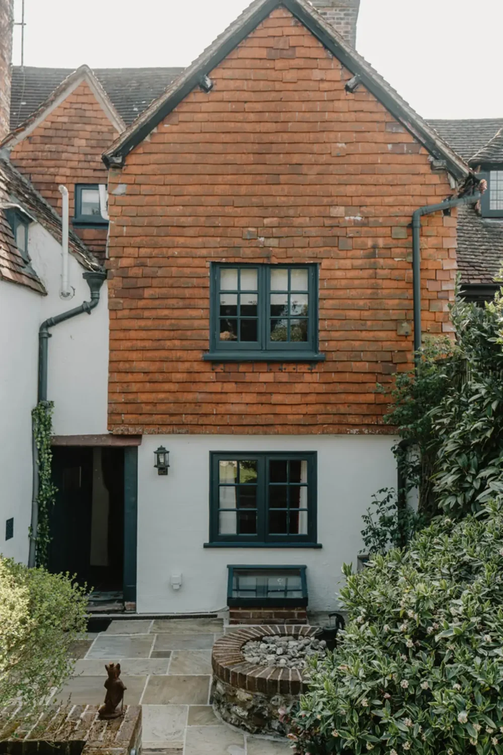 Serene Colors and Historic Elements in an Elizabethan Home in Wiltshire 28 exterior elizabethan house england