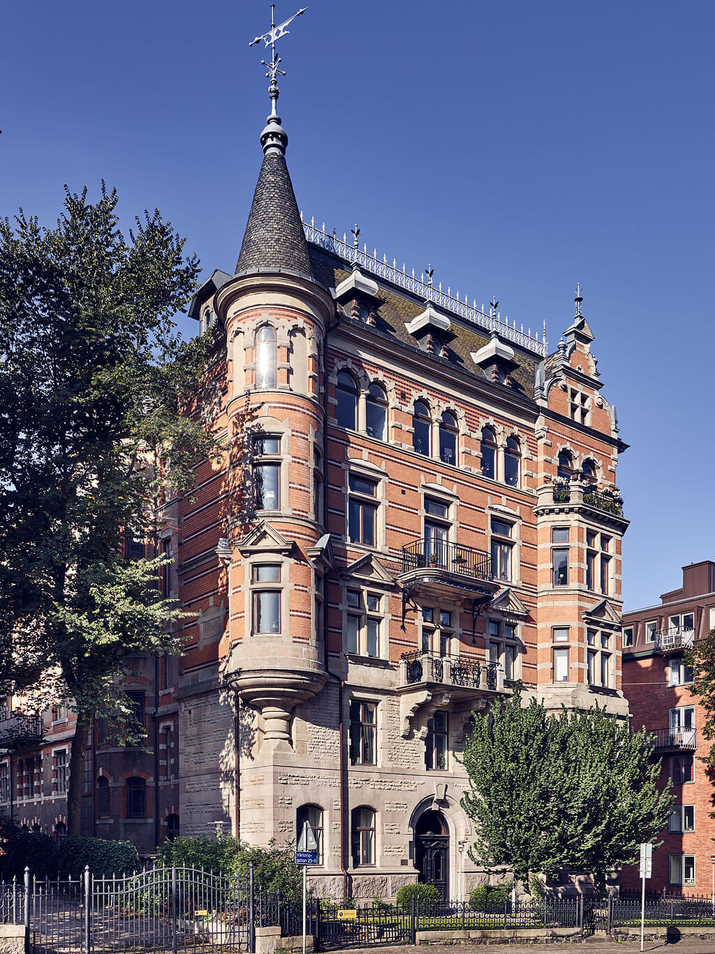 A Spectacular Kitchen and Antiques in a Late 19th-Century Apartment 34 A Spectacular Kitchen and Antiques in a Late 19th-Century Apartment
