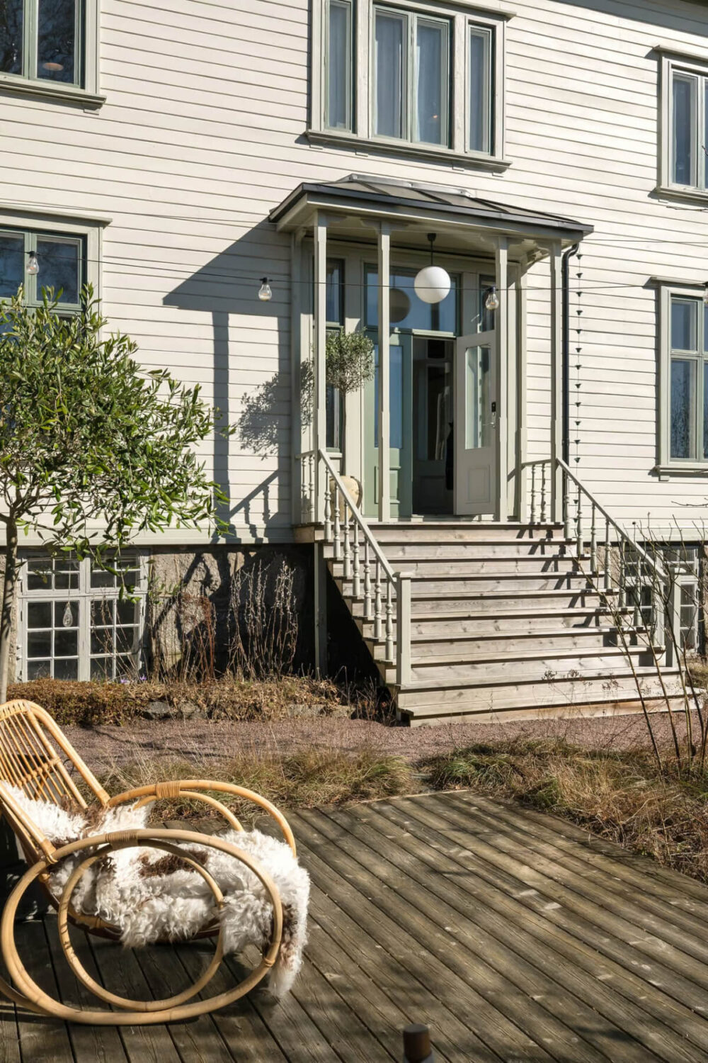 Artilleriet Co-Founder is Selling Her Art Nouveau Villa in Sweden 37 front door stairs