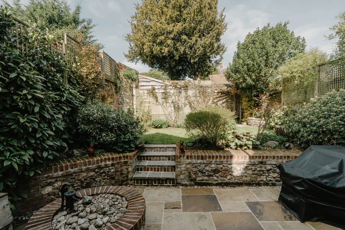Serene Colors and Historic Elements in an Elizabethan Home in Wiltshire 25 garden
