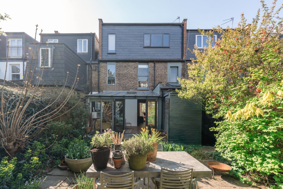 An Edwardian House with Muted Tones, Natural Materials, and a Landscaped Garden 16 garden