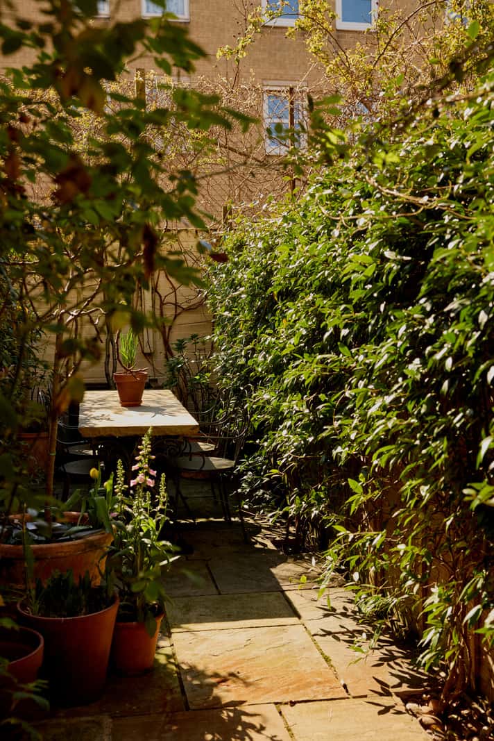 Bespoke Oak Cabinets and Plaster Walls in a London Garden Apartment 15 green garden