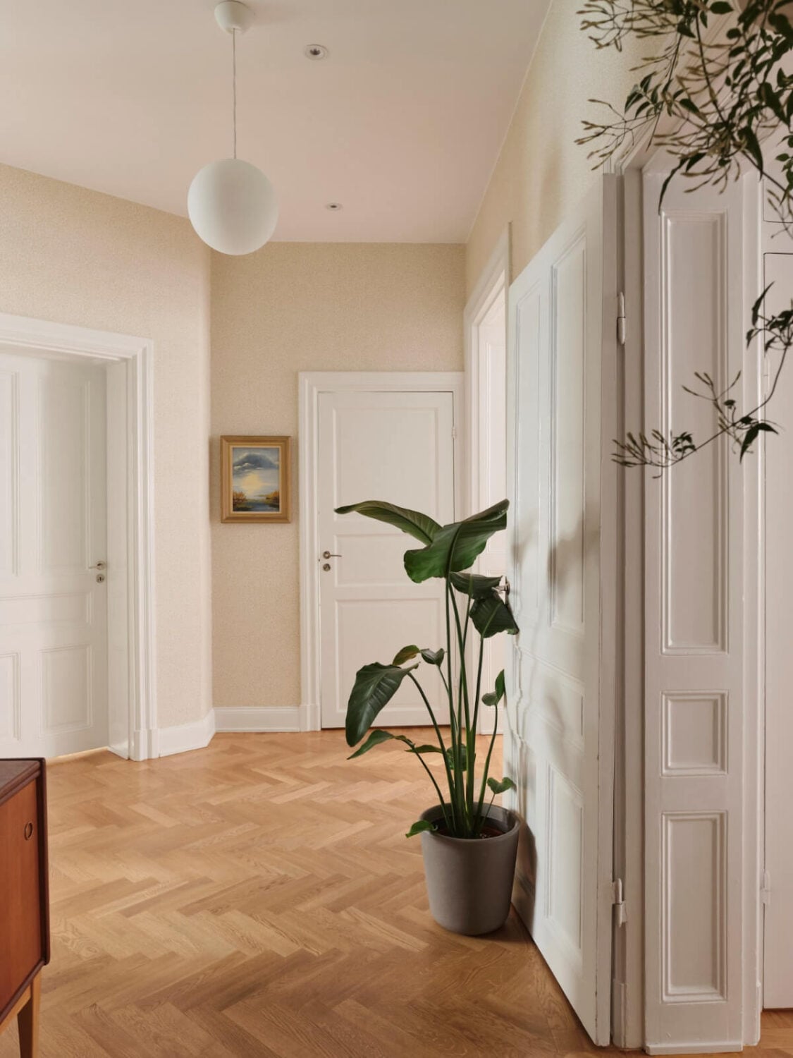 Classic Elements and Light Rooms in a Lovely Family Apartment 24 hall herringbone floor