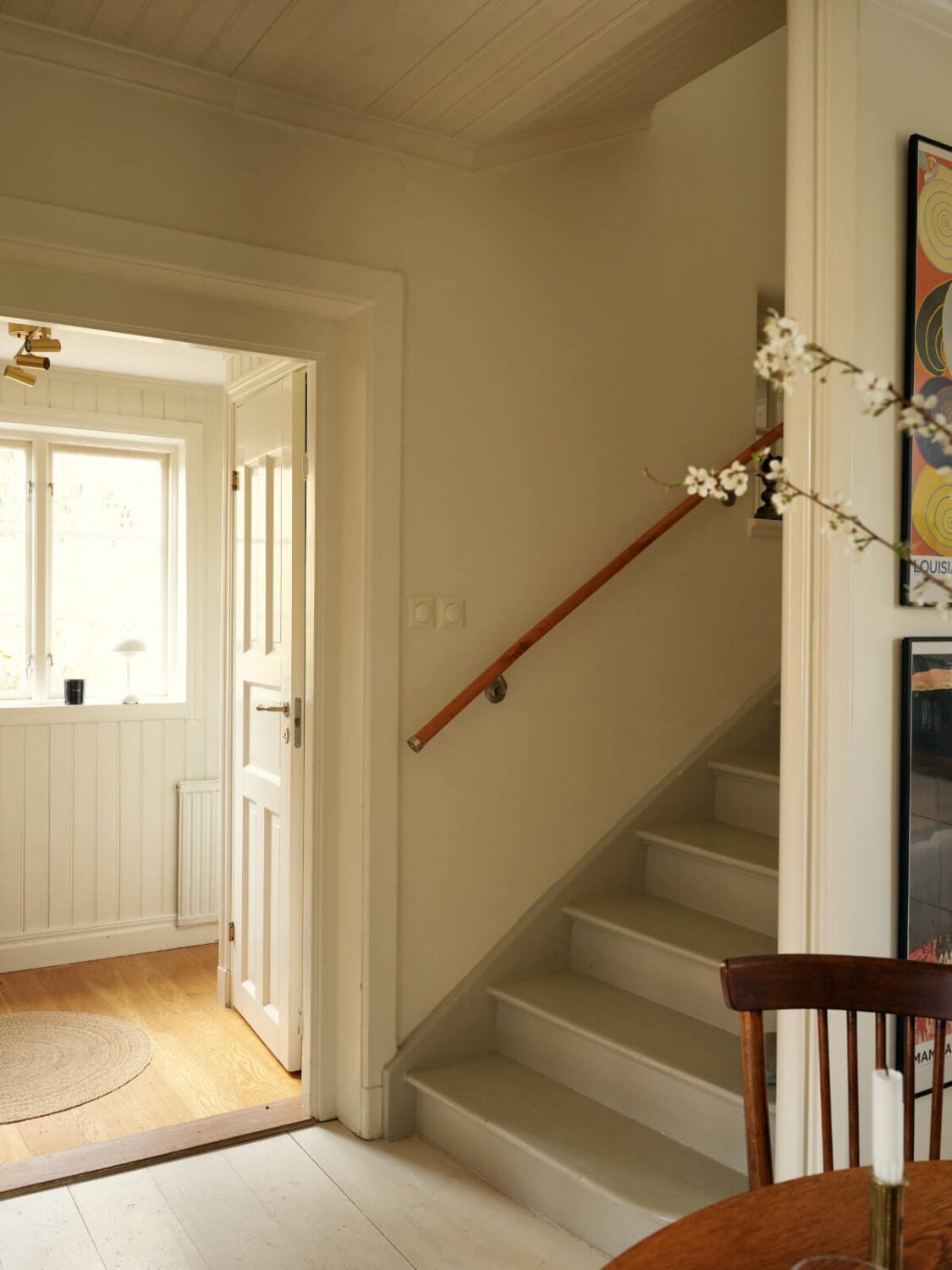 A Charming Semi-Detached House in the First Garden Town of Stockholm 20 hall stairs