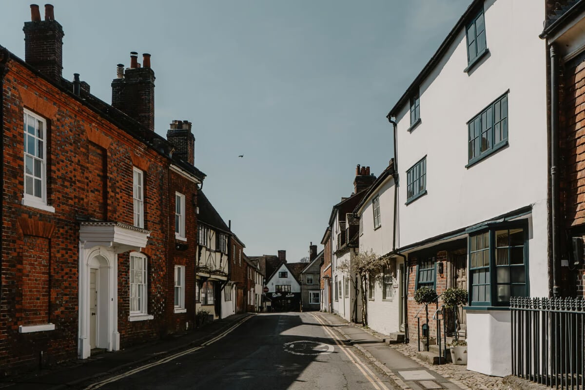 Serene Colors and Historic Elements in an Elizabethan Home in Wiltshire 32 historic english street Serene Colors and Historic Elements in an Elizabethan Home in Wiltshire