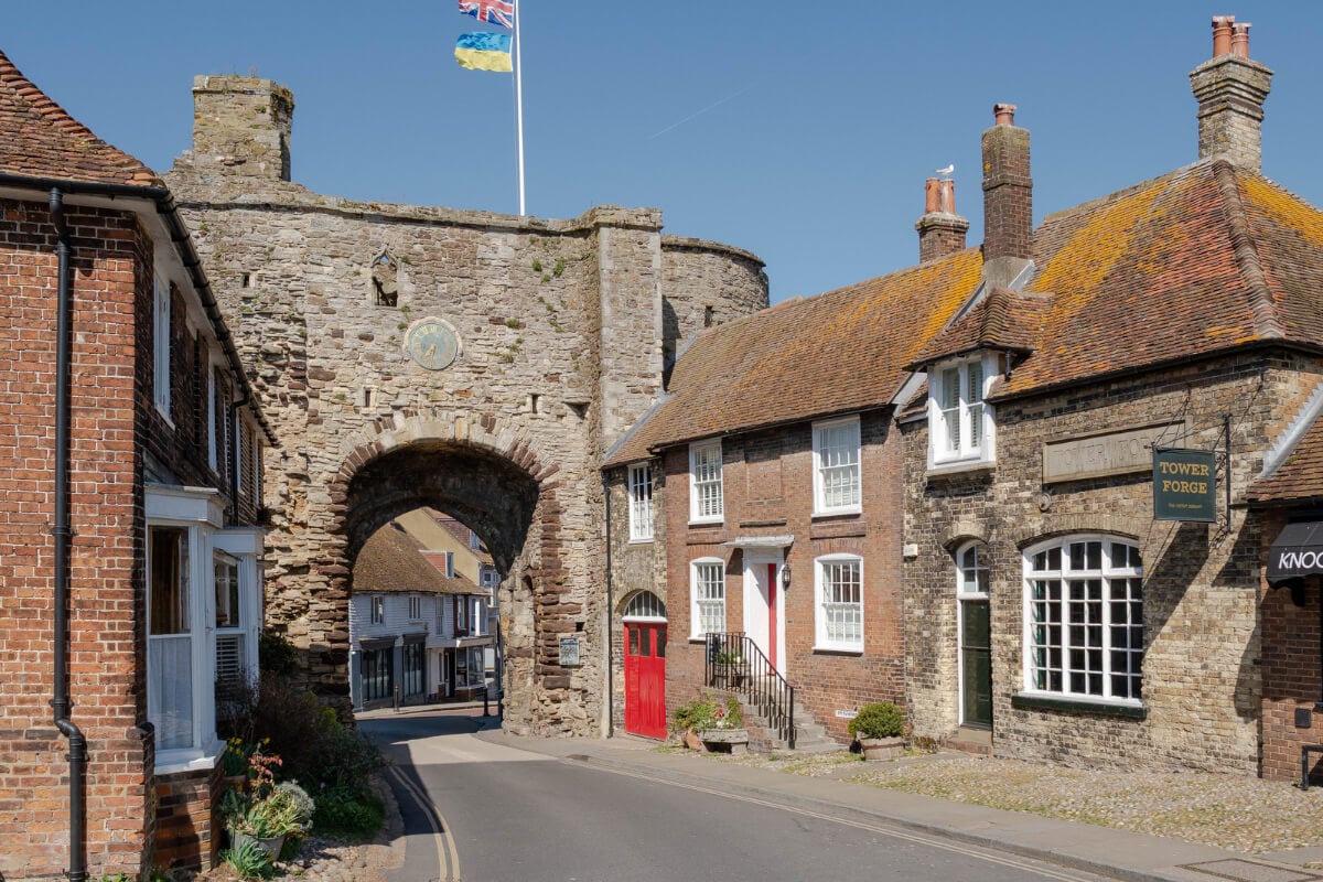 Colorful Design and Historic Features in a Charming English Home 30 historic street rye east sussex england