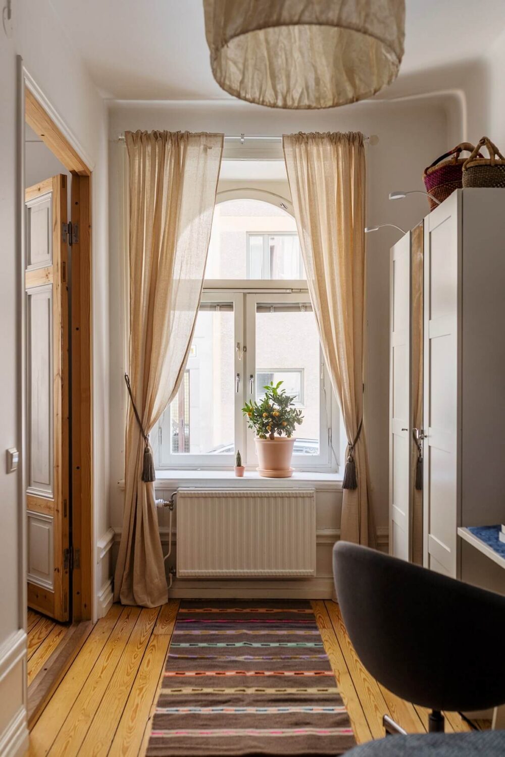 A Bright Family Apartment in Södermalm 11 home office