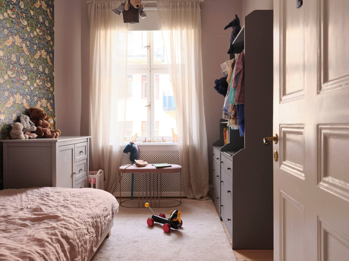 A Spacious Turn-of-the-Century Apartment with Nice Color Accents 22 kids bedroom colorful wallpaper