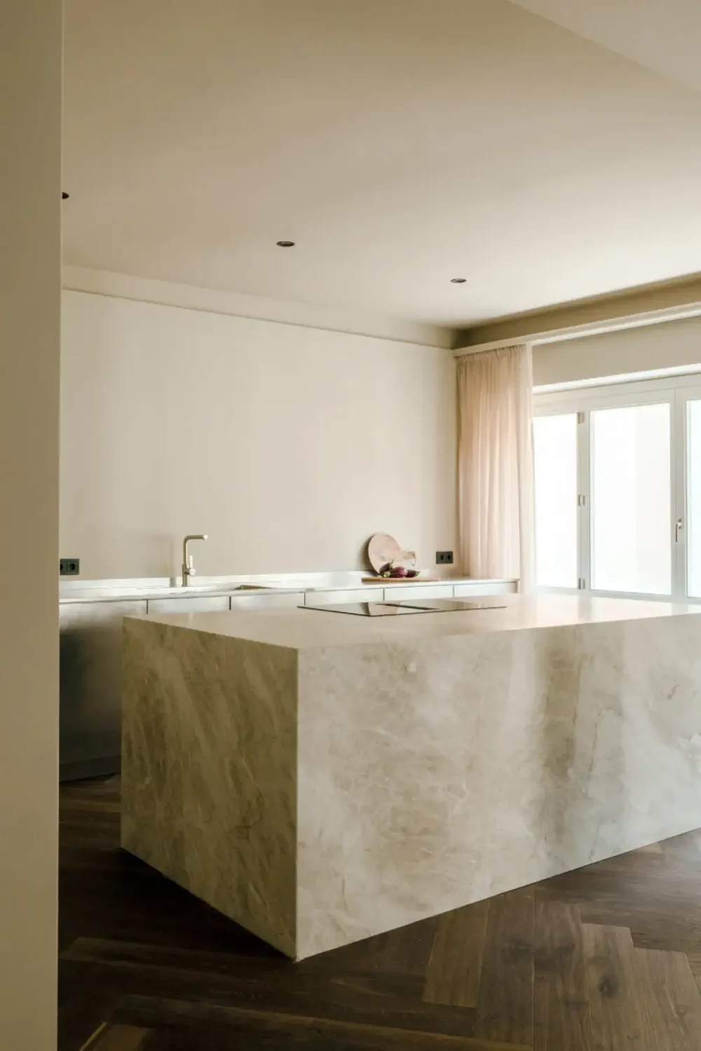 A Luxurious Palma Residence Where Historic Charm Meets Modern Elegance 6 kitchen