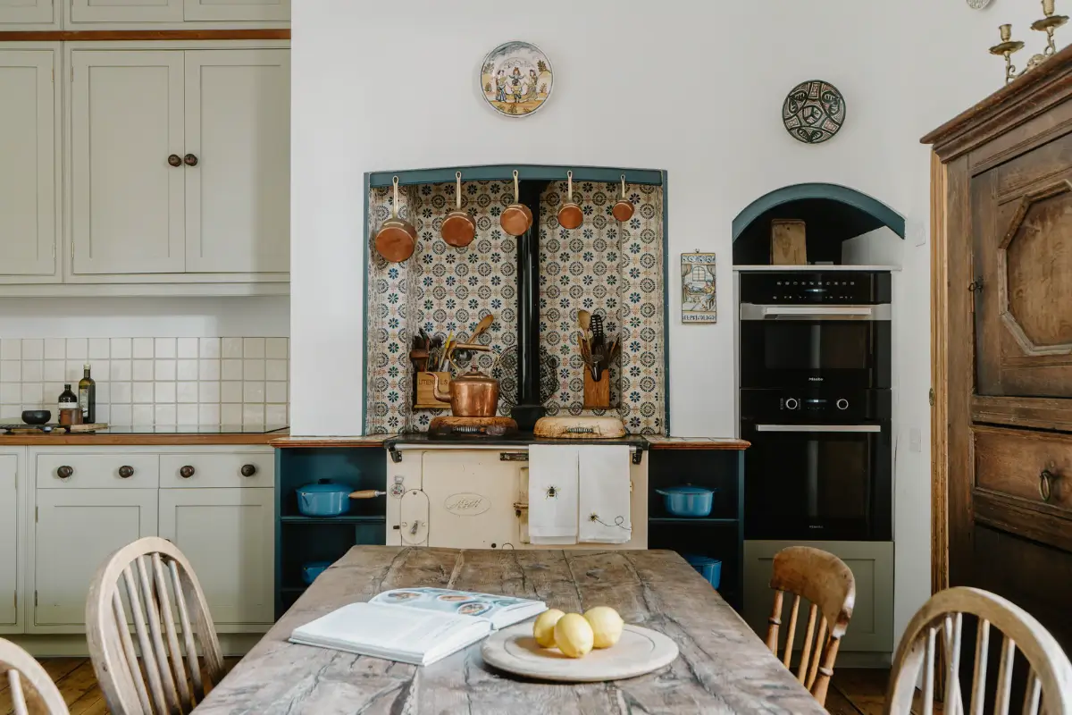 A Grand Regency-Style House with a Mature Garden in London 8 kitchen aga stove colorful tiles