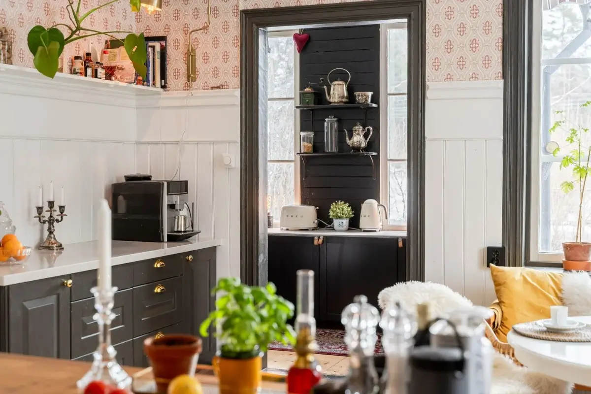 A Cozy Country House in Sweden Filled with Wallpapers 8 kitchen detail
