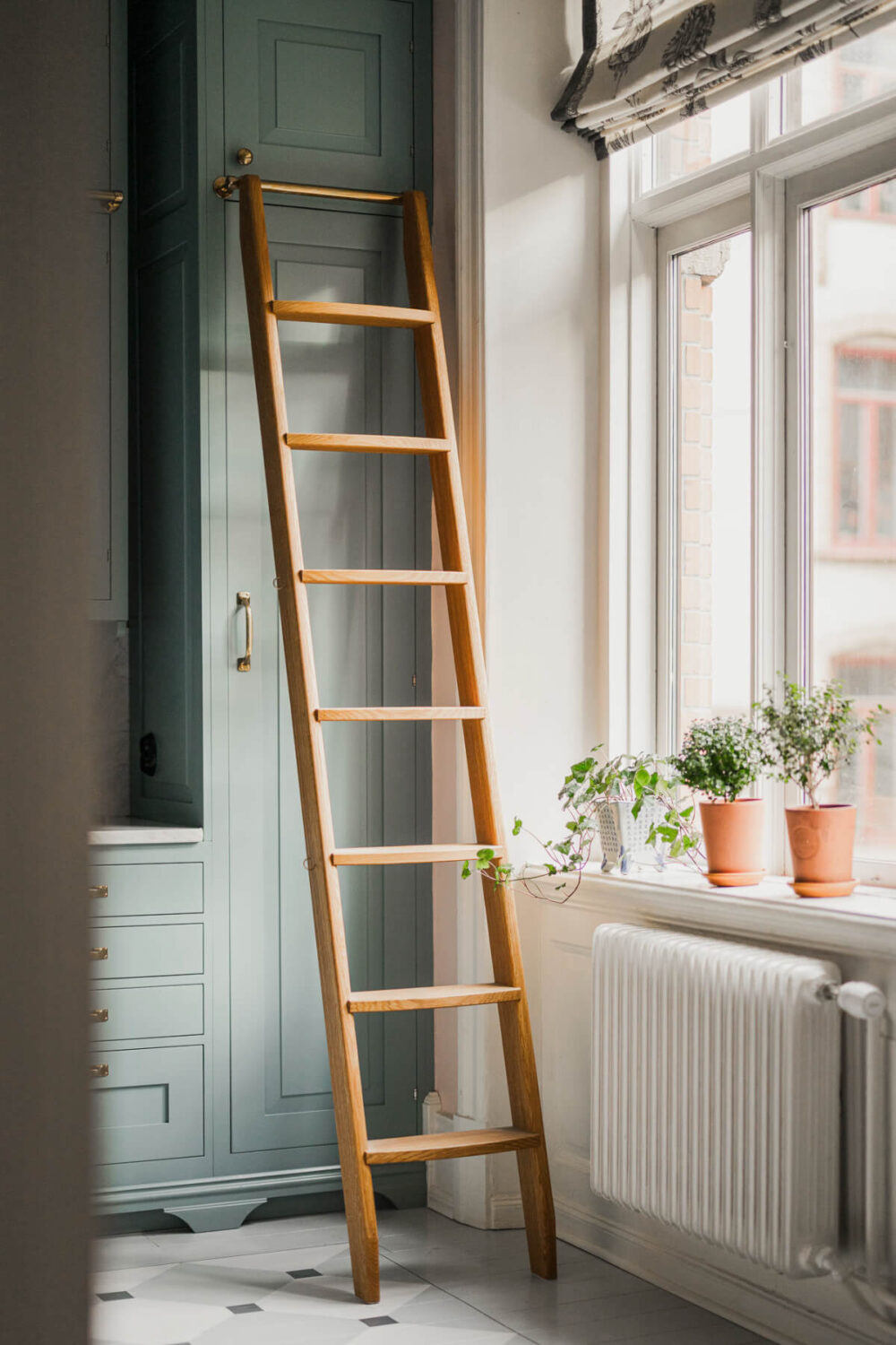 A Spectacular Kitchen and Antiques in a Late 19th-Century Apartment 9 kitchen ladder