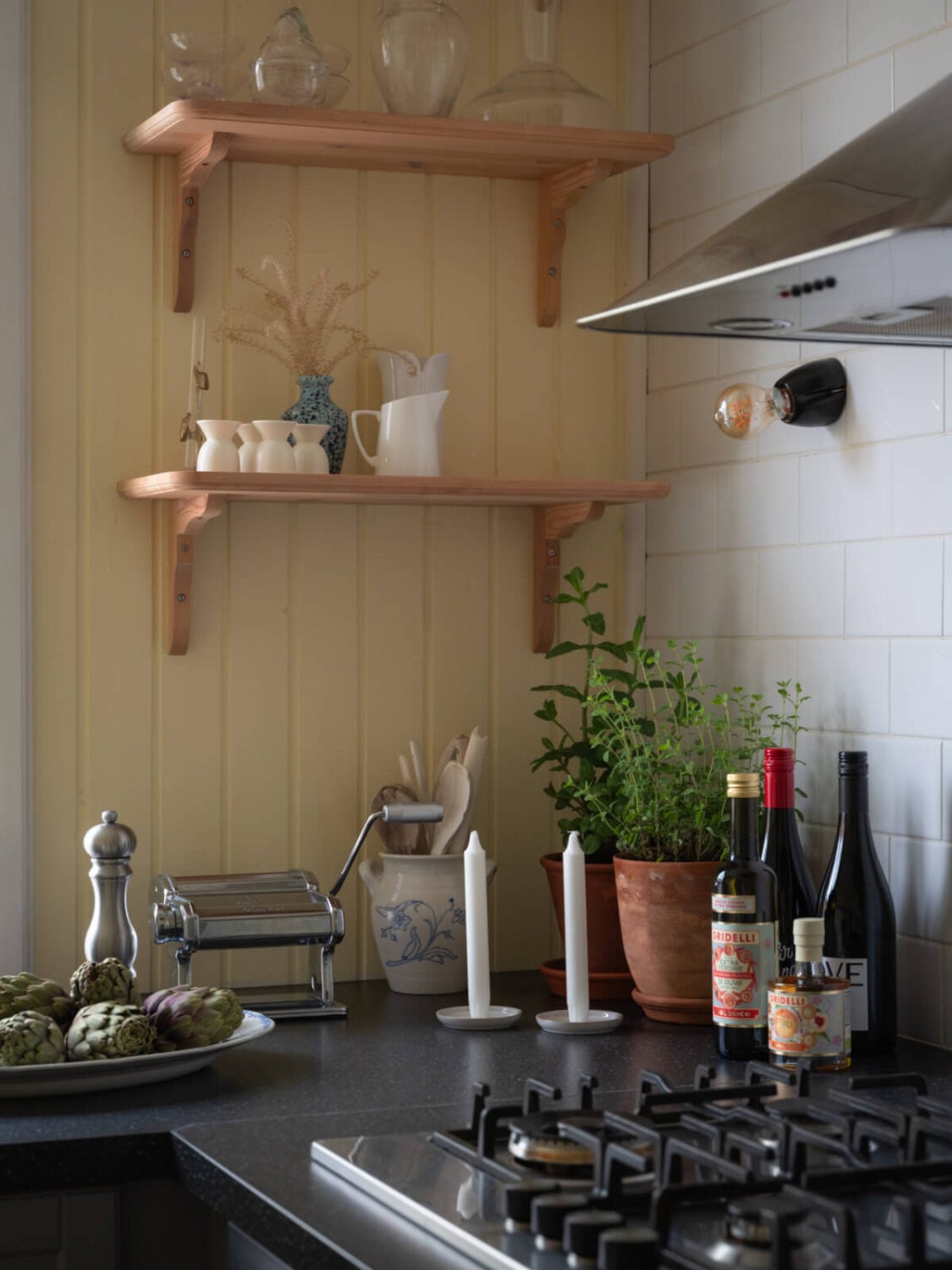 A Soft Color Palette and a Charming Kitchen in a Swedish Apartment 5 kitchen shelves