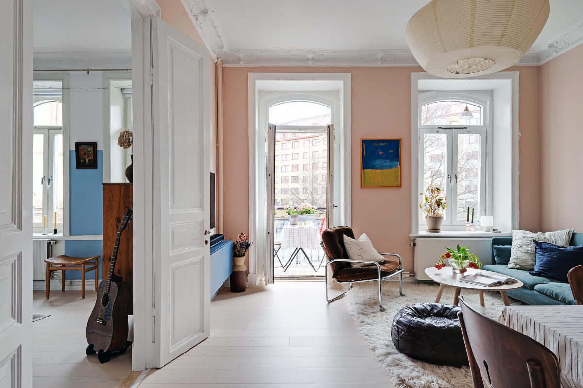 Pink and Blue Tones in a Late 19th-Century Apartment 4 light pink walls living room