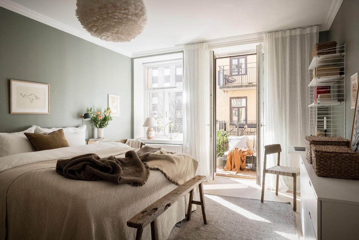 A Bright One-Bedroom Apartment with a Large Balcony 21 light scandi bedroom with home office