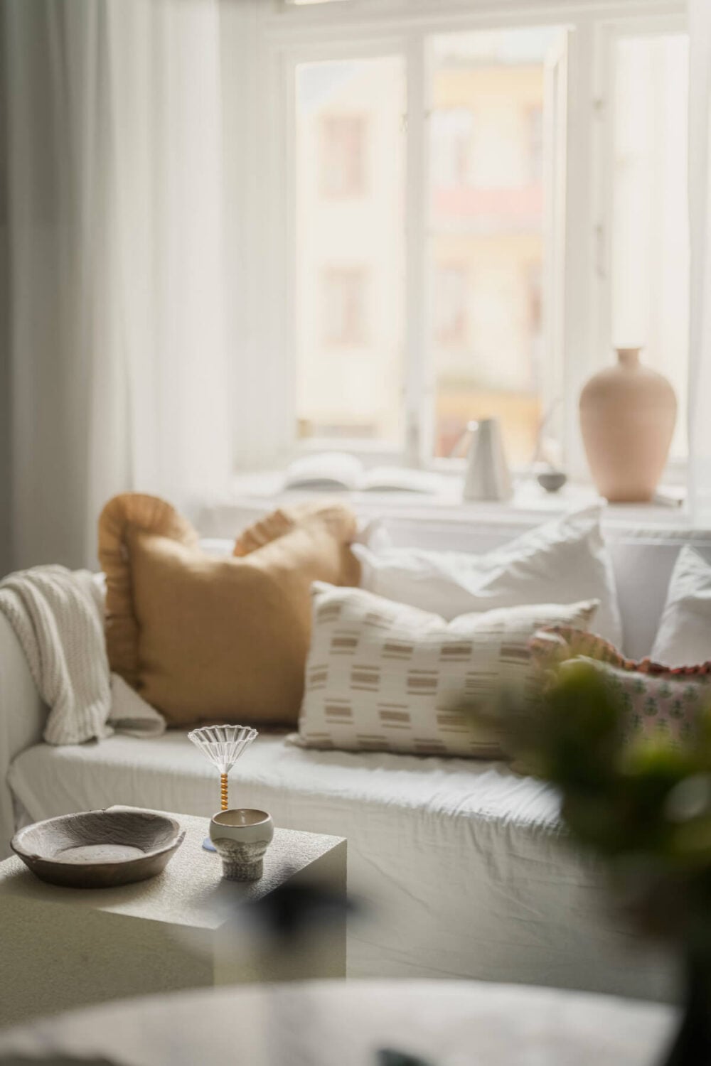 A Stylish Swedish Studio Apartment with a Blue Kitchen 12 living room detail
