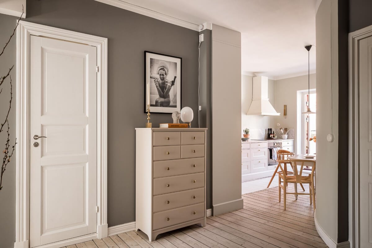 Gray Tones and a Classic Kitchen in a Swedish Apartment 21 open hall toward kitchen