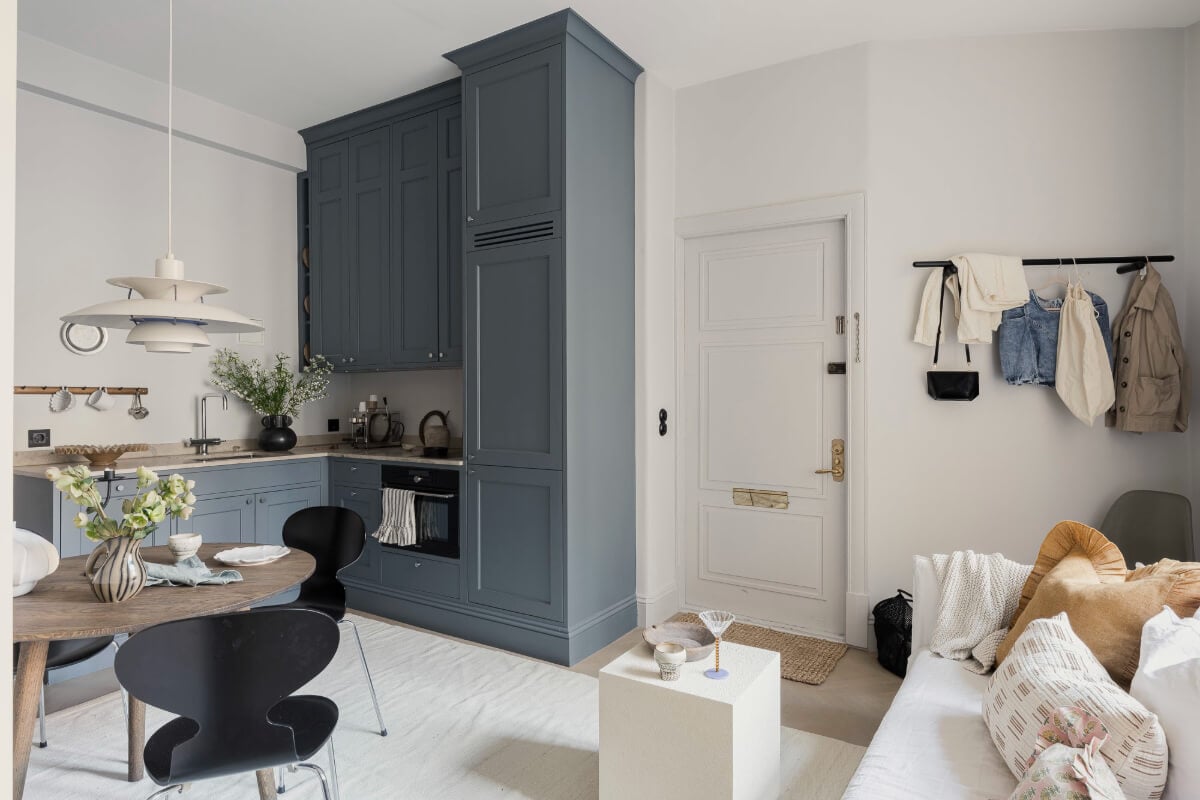 A Stylish Swedish Studio Apartment with a Blue Kitchen 8 scandi studio apartment blue kitchen