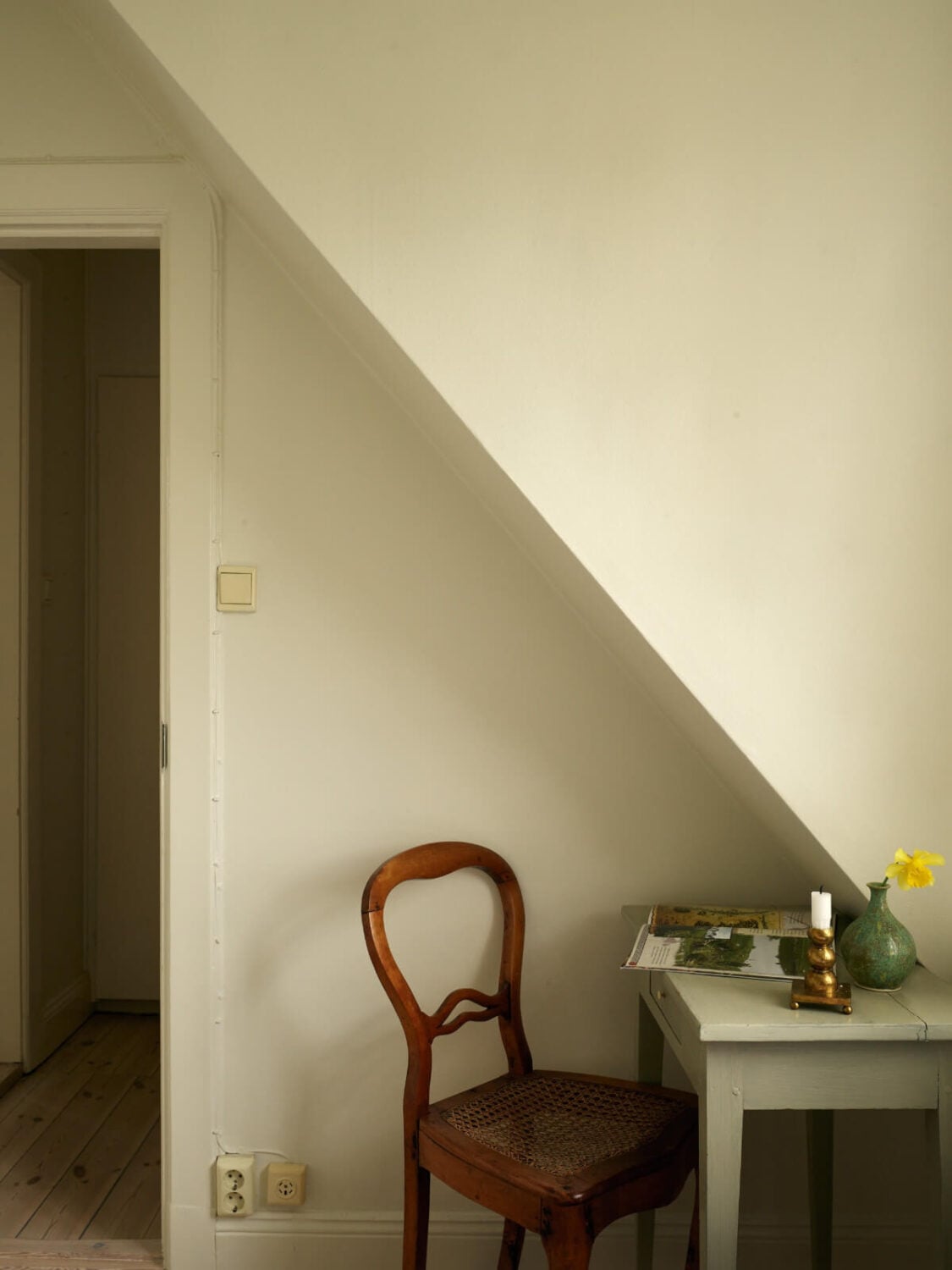 A Charming Semi-Detached House in the First Garden Town of Stockholm 24 small desk under slanted ceiling