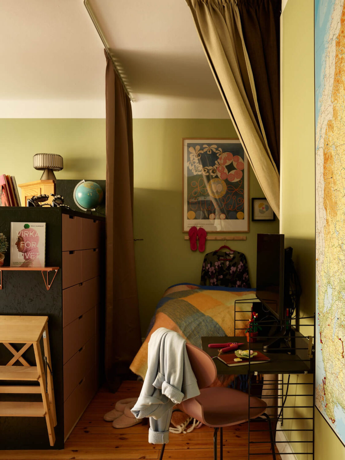 Best of 2025: Studio & Loft Apartments 10 small pink and green studio apartment drawer cabinet room dividers curtains around bed nordroom