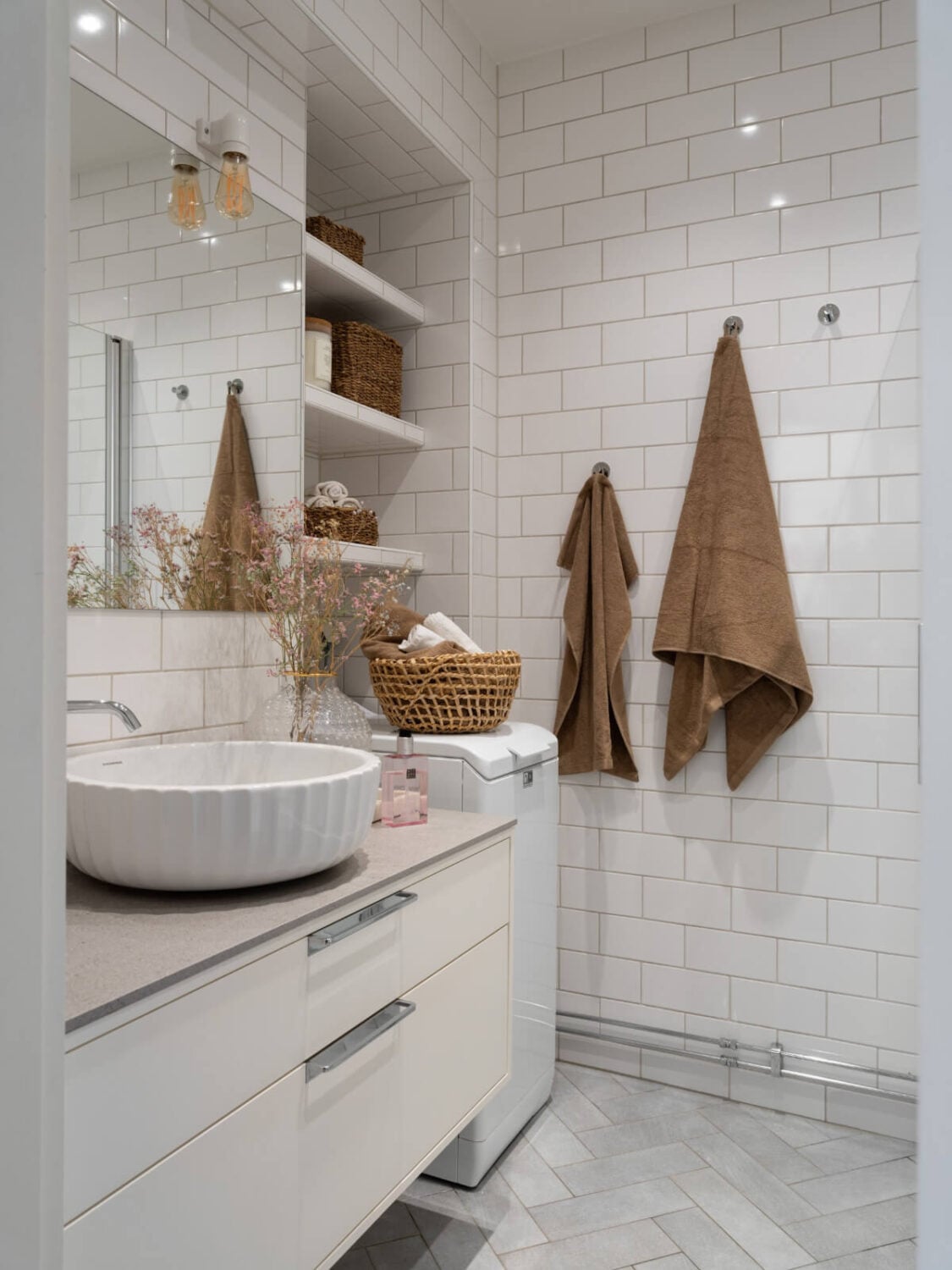 A Small Apartment with Green Color Accents and a Cozy Patio Terrace 22 stylish bathroom with shelves