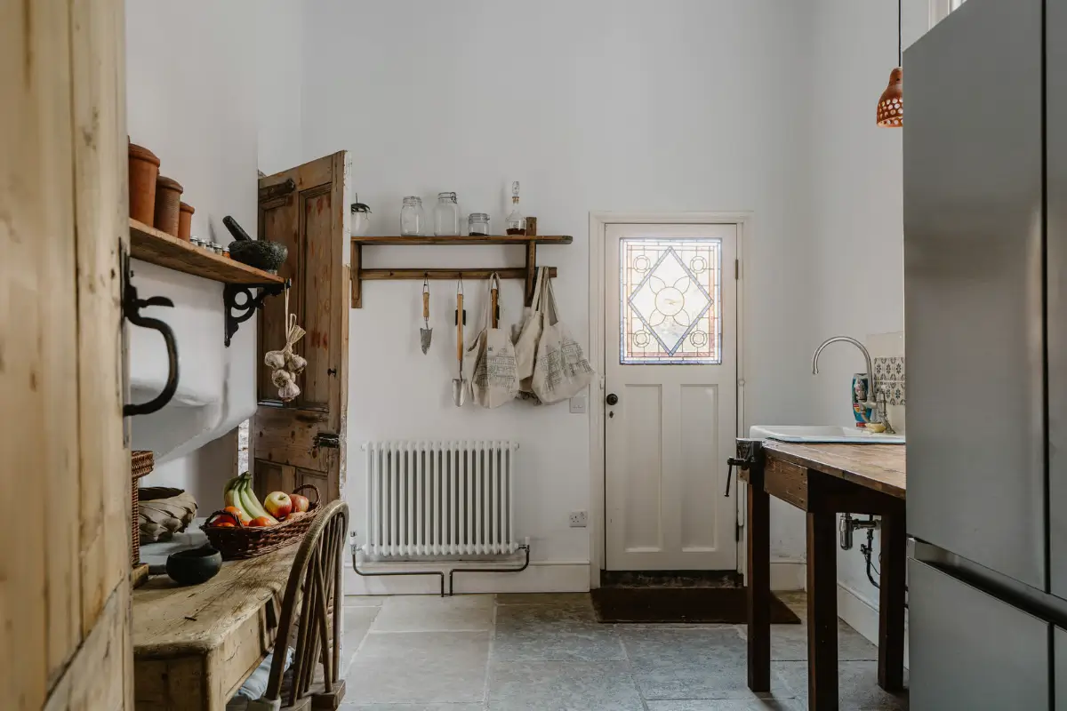A Grand Regency-Style House with a Mature Garden in London 10 utility room flagstone floor