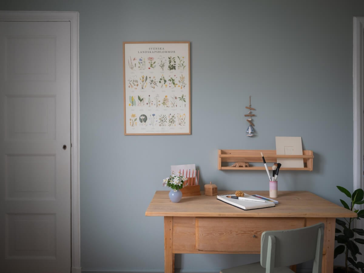 A Soft Color Palette and a Charming Kitchen in a Swedish Apartment 31 vintage desk