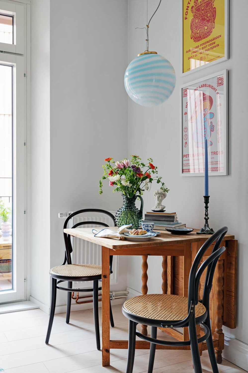 Pink and Blue Tones in a Late 19th-Century Apartment 21 vintage wooden folding kitchen table