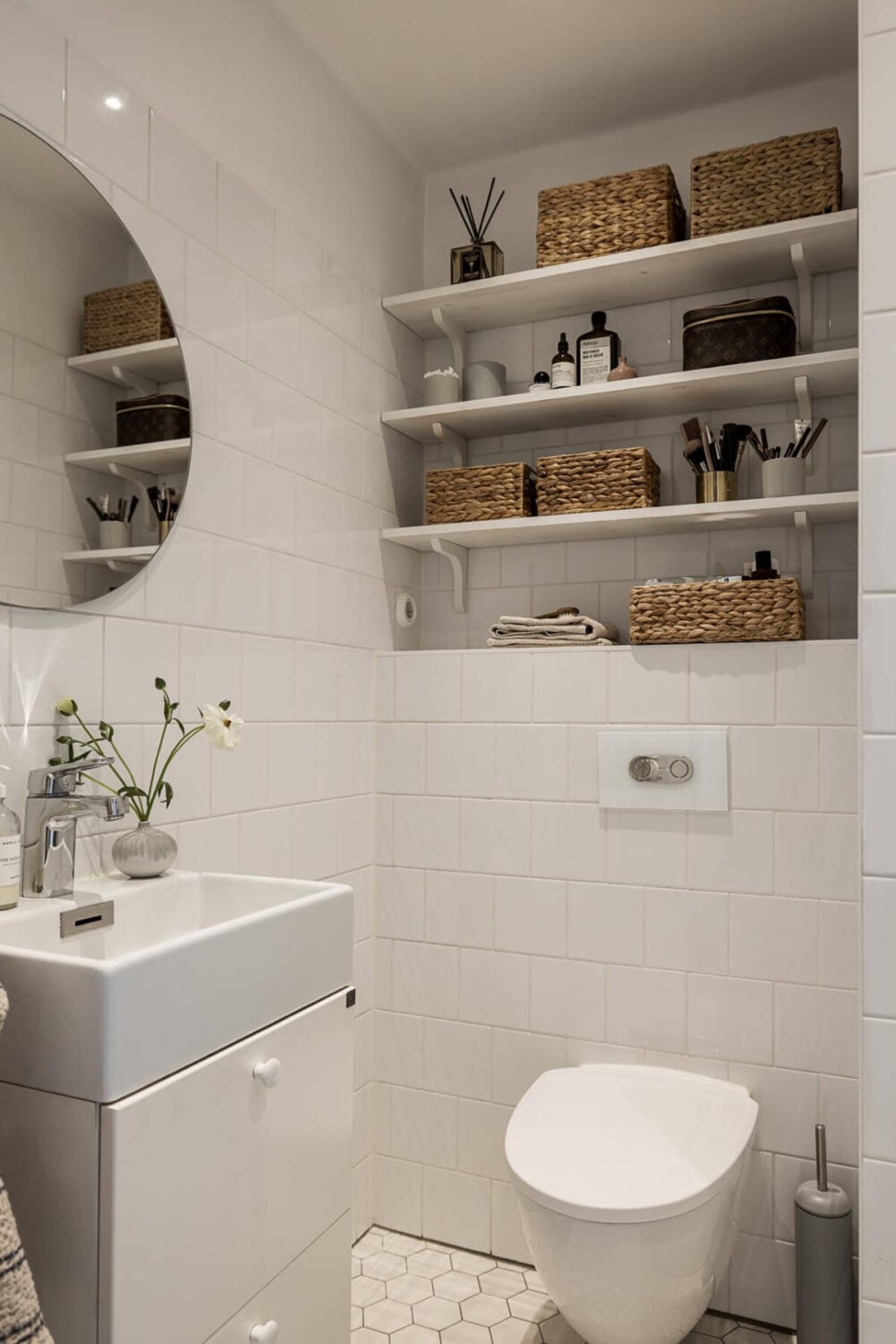 Gray Tones and a Classic Kitchen in a Swedish Apartment 26 white bathroom built-in shelves
