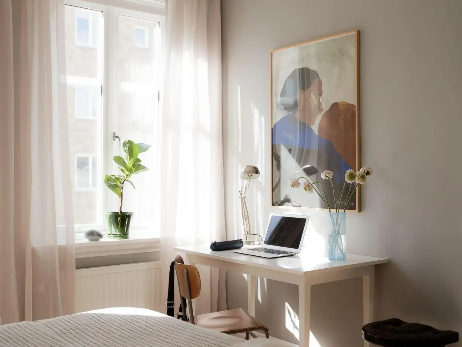 Gray Walls in a Renovated 19th-Century Gothenburg Apartment 11 white desk bedroom