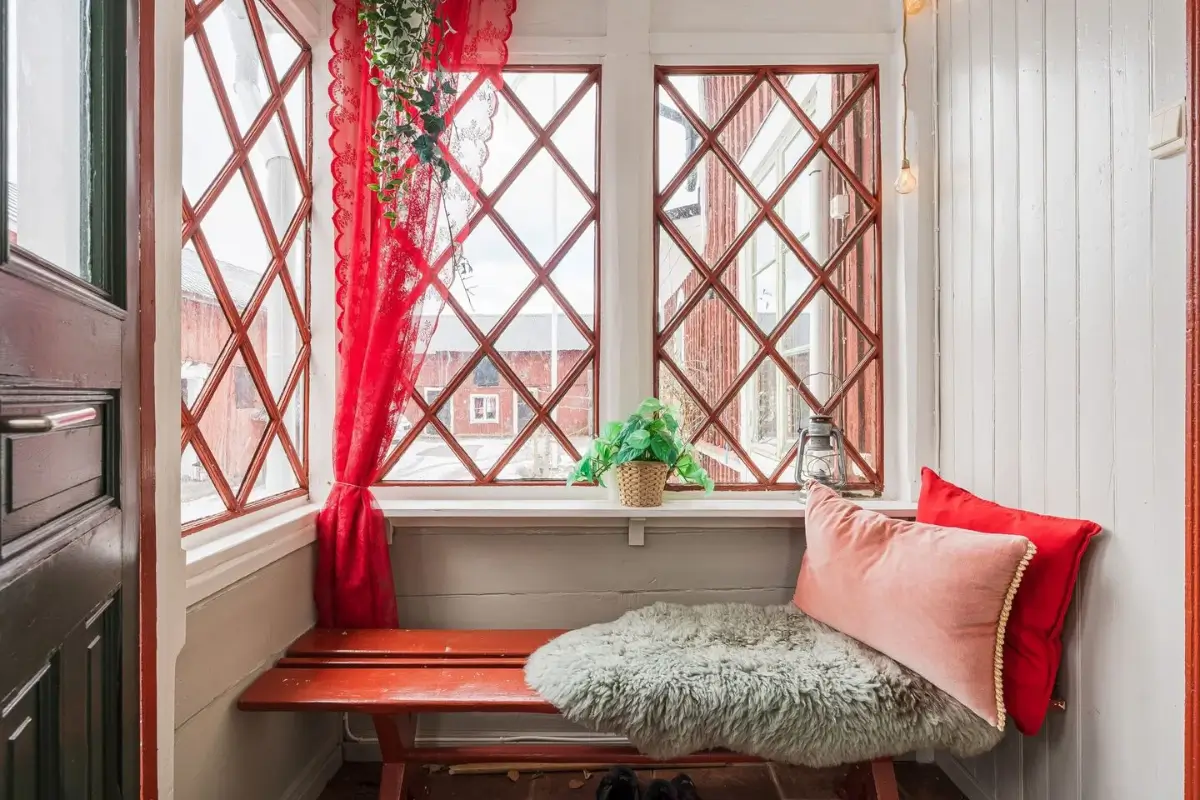 A Cozy Country House in Sweden Filled with Wallpapers 34 window seat