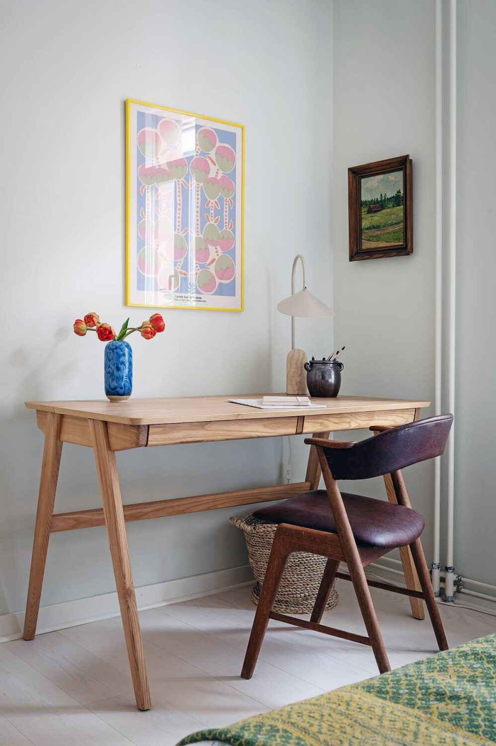 Pink and Blue Tones in a Late 19th-Century Apartment 25 wooden desk