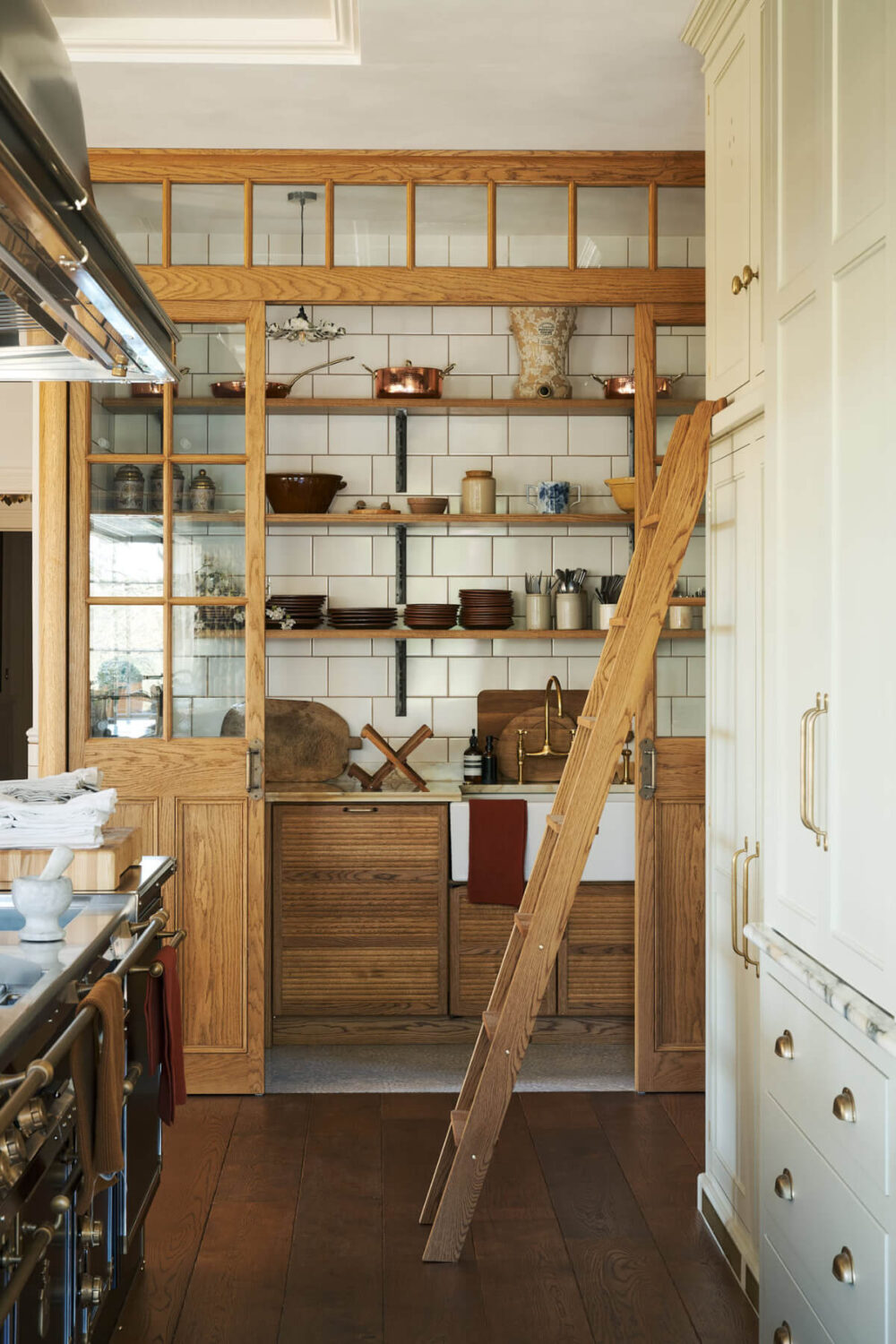 A North Downs Home with Four Magnificent Rooms Designed by deVOL 8 10.TheClassicEnglishKitchen deVOL LOW RES A North Downs Home with Four Magnificent Rooms Designed by deVOL
