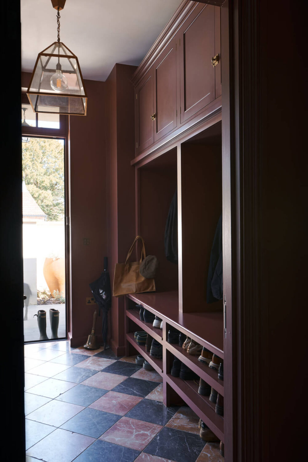 A North Downs Home with Four Magnificent Rooms Designed by deVOL 19 19.TheClassicEnglishBootRoom-deVOL_LOW-RES