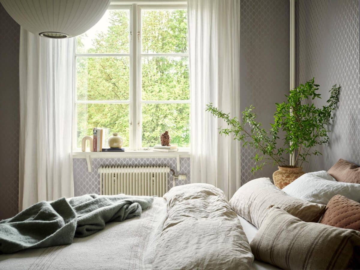 An Apartment with Original Details and a Stunning Period-Style Bathroom 19 bedroom large window wallpaper An Apartment with Original Details and a Stunning Period-Style Bathroom
