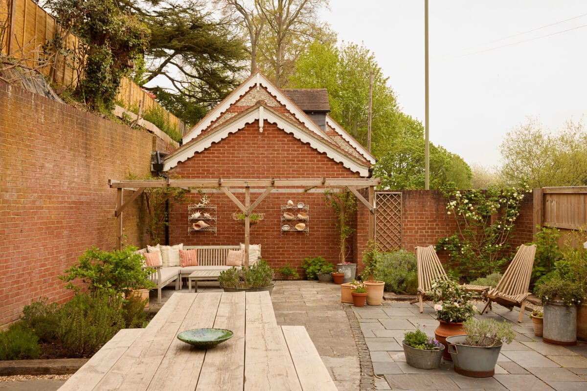 Natural Colors and Materials in a Beautiful Arts and Crafts House 31 garden with pergola