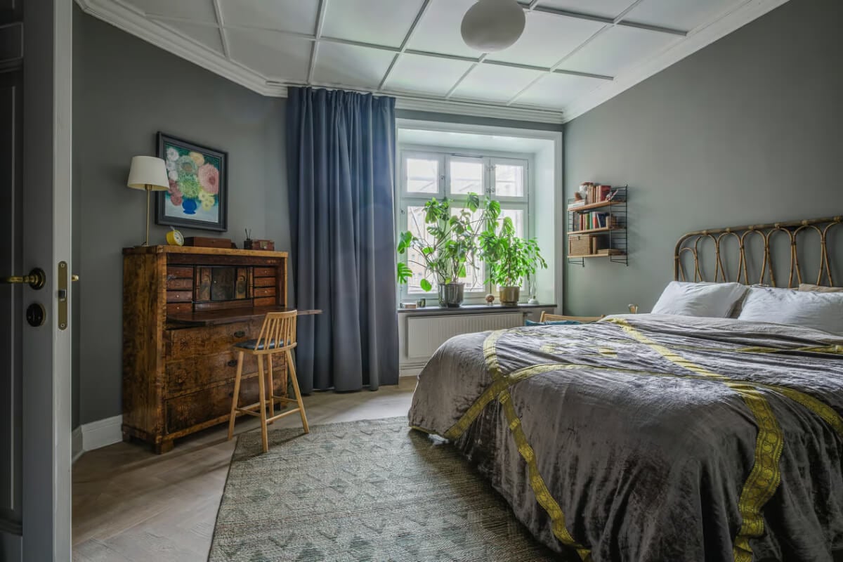 A Spacious One-Bedroom Apartment in Gothenburg 11 gray bedroom antique writing desk coffered ceiling nordroom