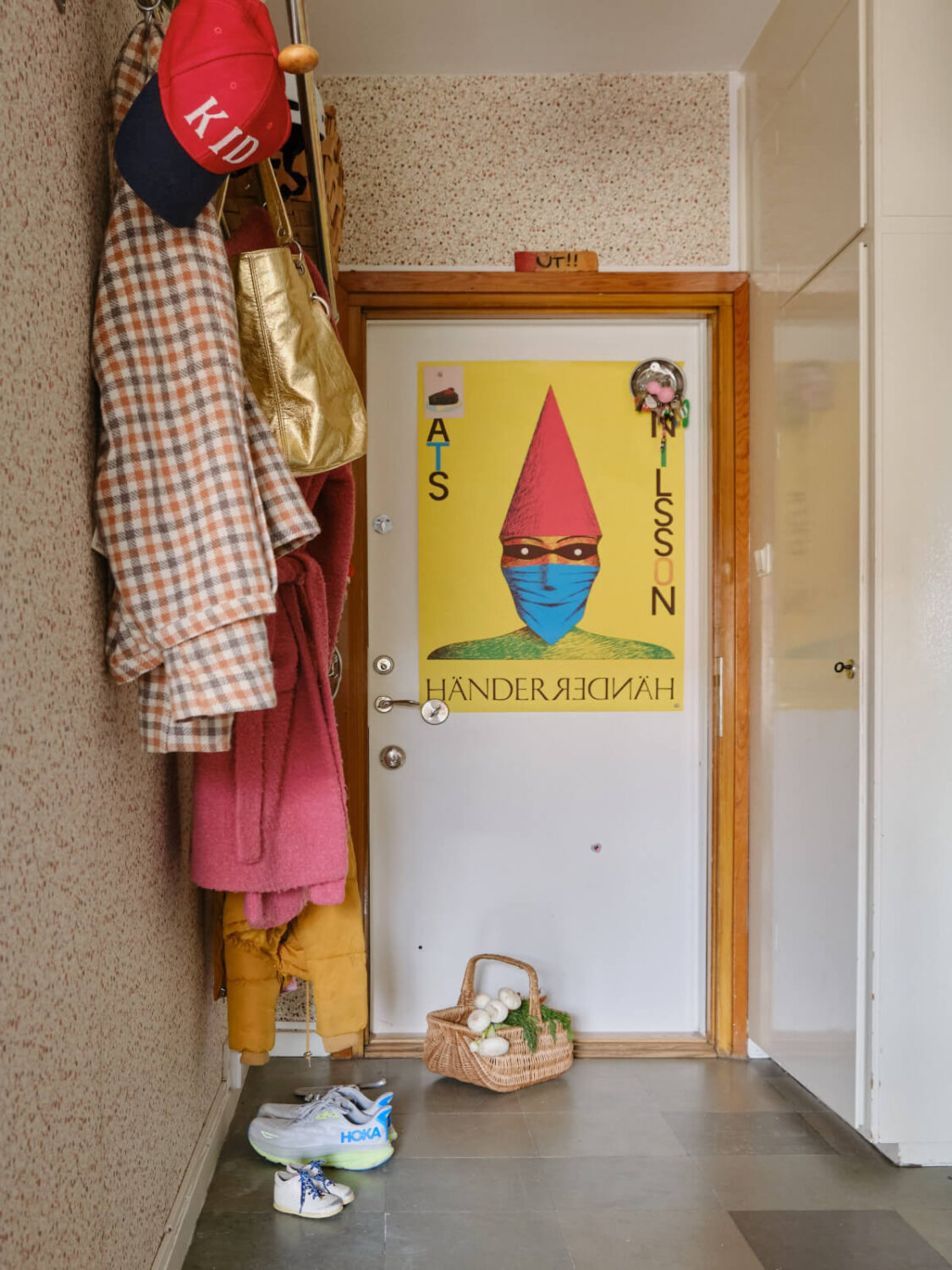 A Colorful 1940s Apartment with Original Elements 30 hall wallpaper