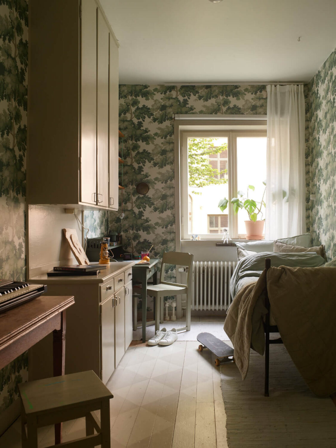 Wallpapers and a Midcentury-Style Kitchen in a 1930s Apartment 20 kids bedroom wallpaper wooden floorboards with checkerboard pattern