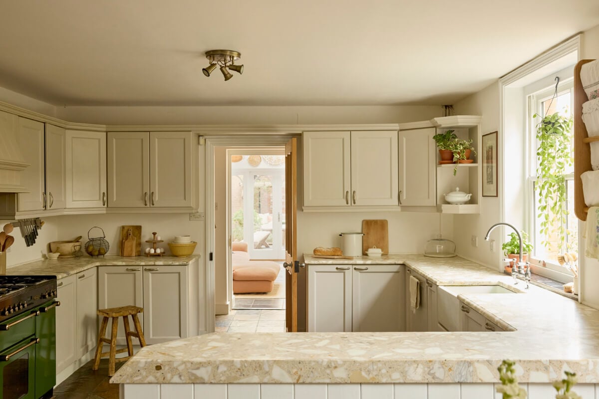 Natural Colors and Materials in a Beautiful Arts and Crafts House 5 kitchen green cooker