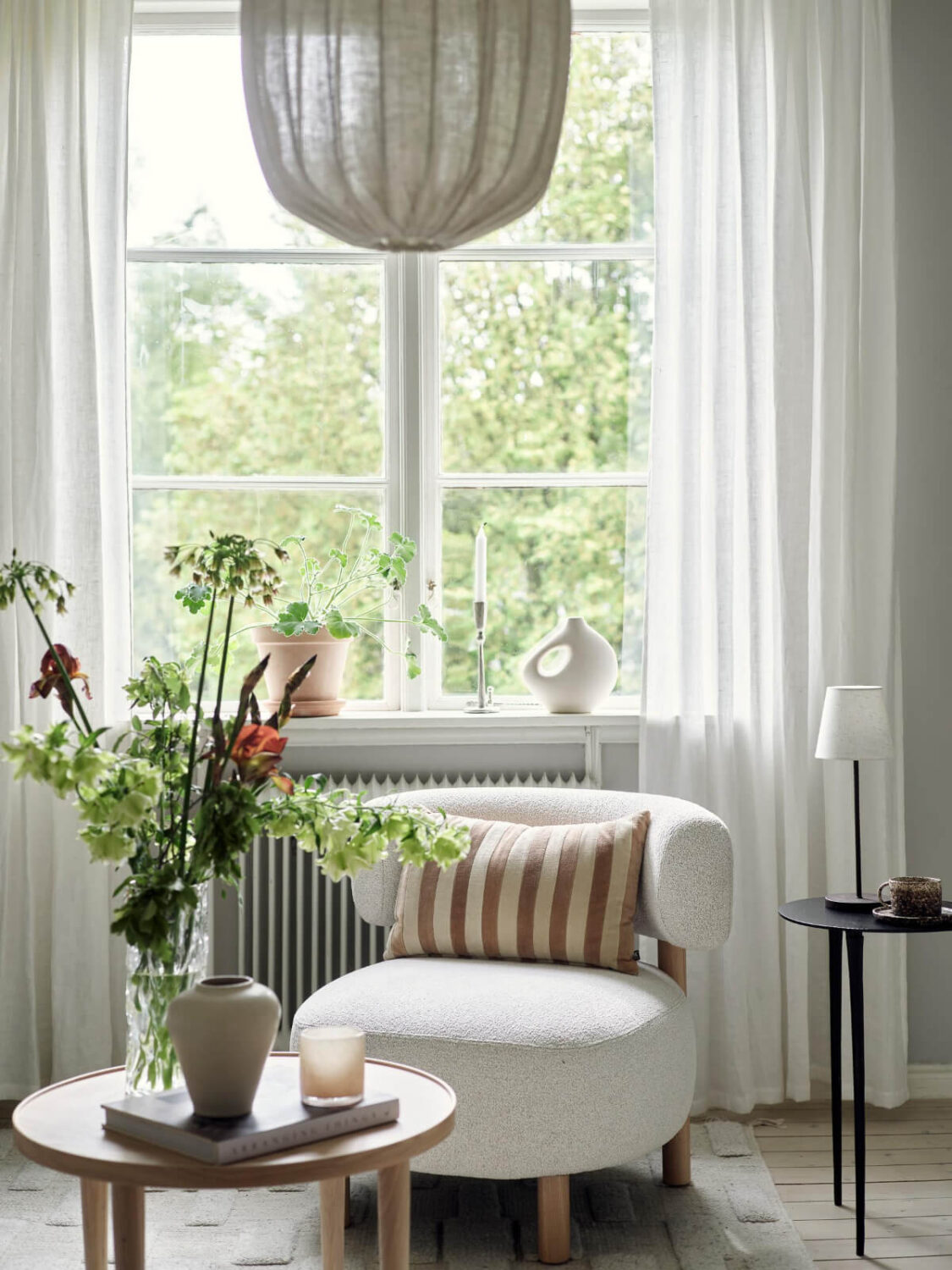An Apartment with Original Details and a Stunning Period-Style Bathroom 14 large window living room